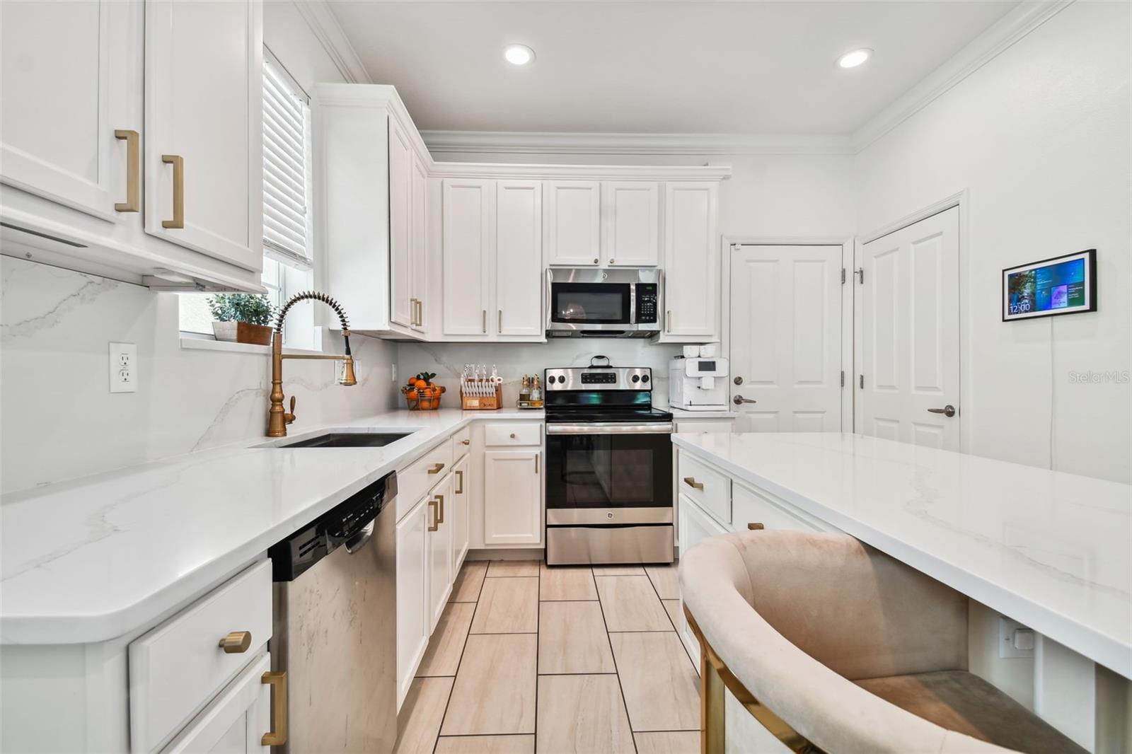 105 CUTLASS WAY, OLDSMAR, FL, 34677