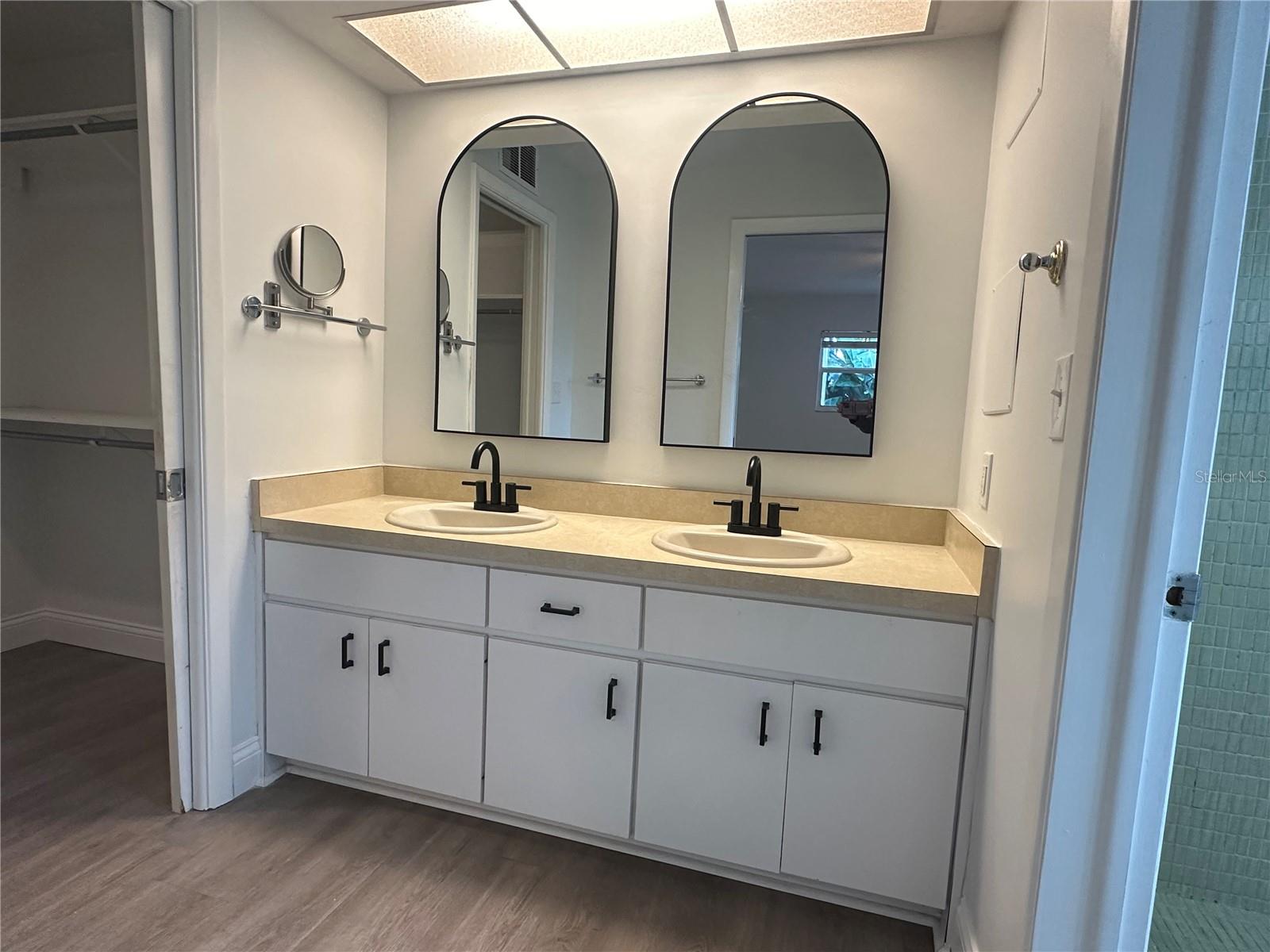 2487 BREAKWATER CIR, SARASOTA, FL, 34231