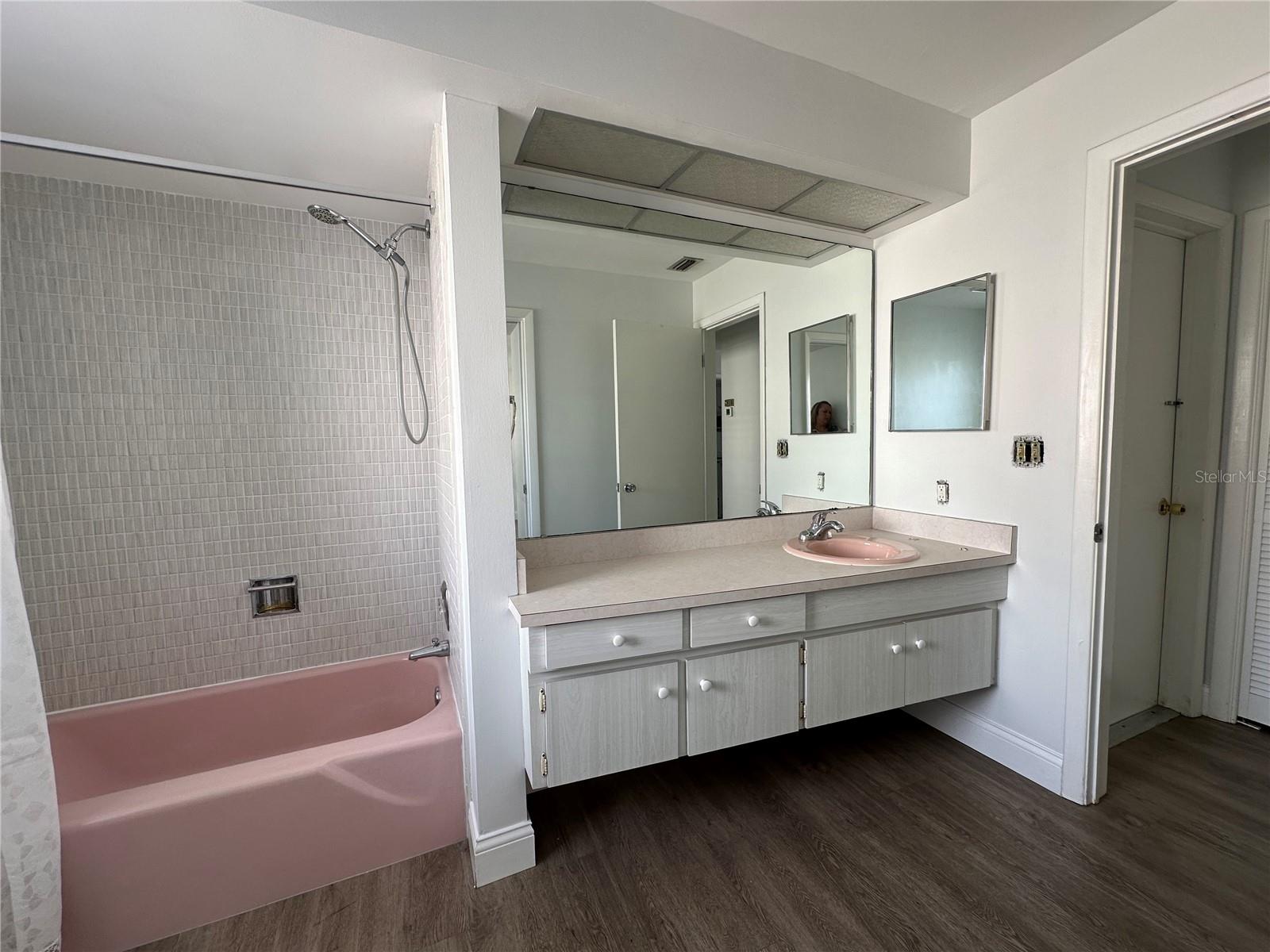 2487 BREAKWATER CIR, SARASOTA, FL, 34231