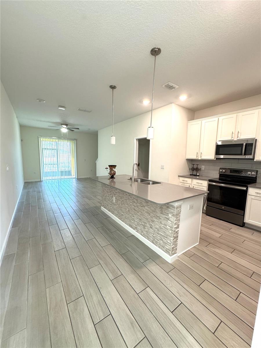 9884 RED EAGLE DR, ORLANDO, FL, 32825