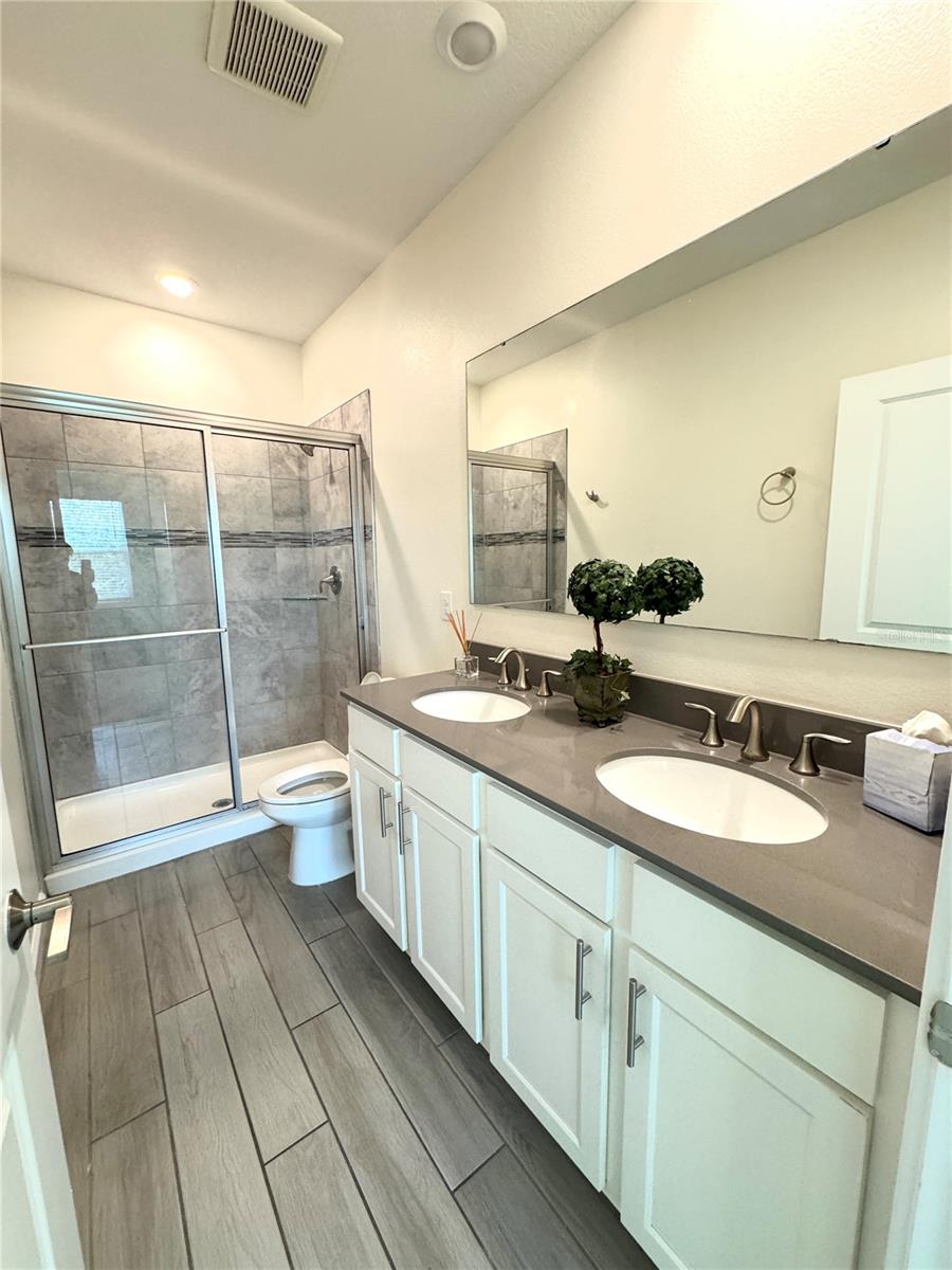 9884 RED EAGLE DR, ORLANDO, FL, 32825