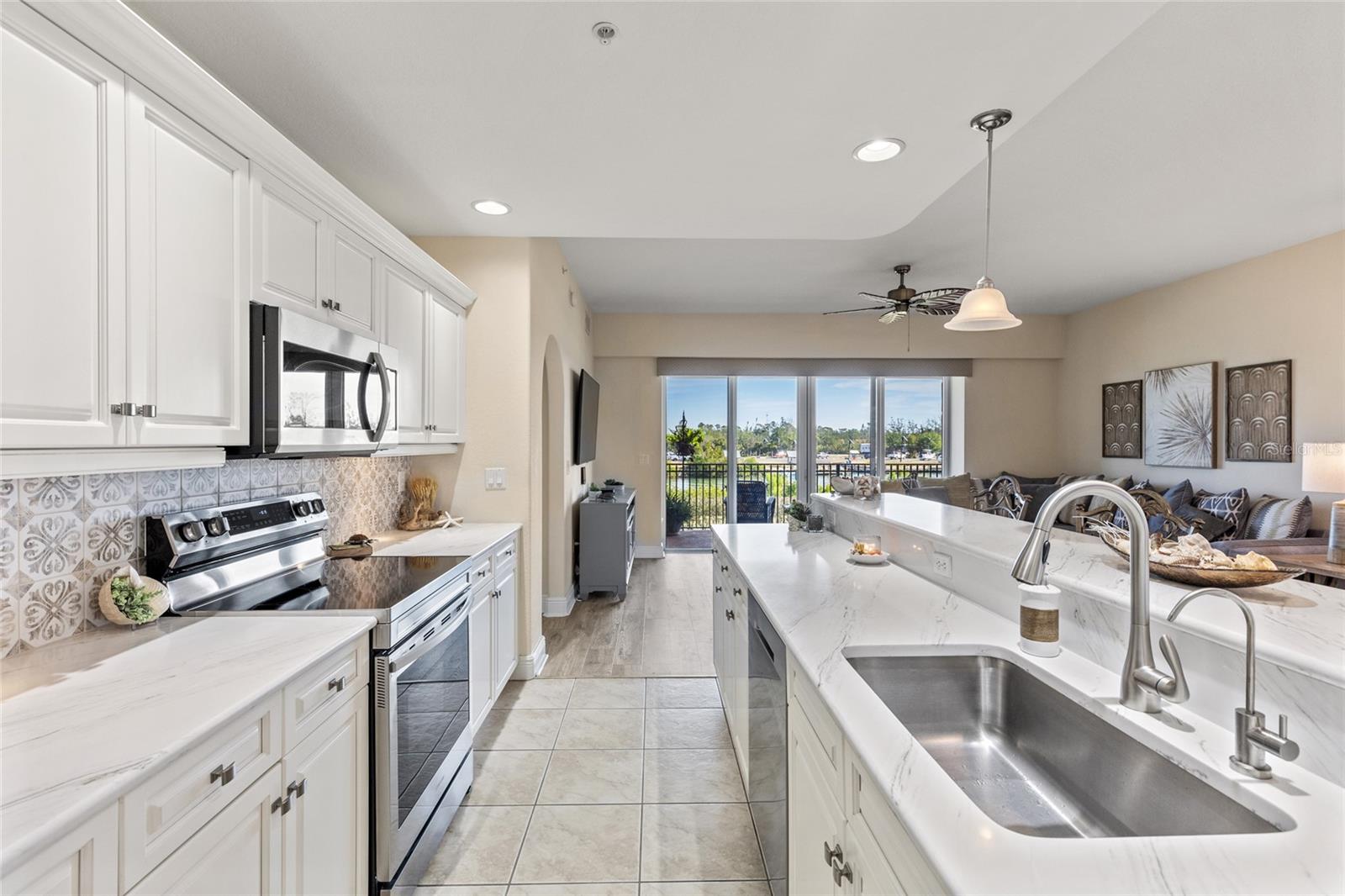 157 TAMPA AVE E #208, VENICE, FL, 34285