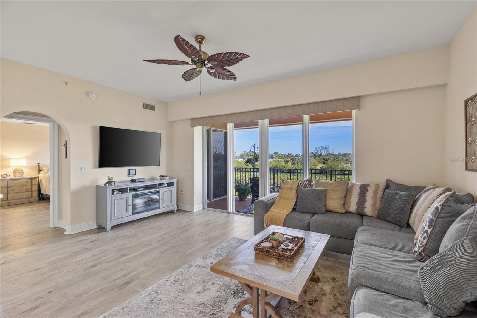 157 TAMPA AVE E #208, VENICE, FL, 34285