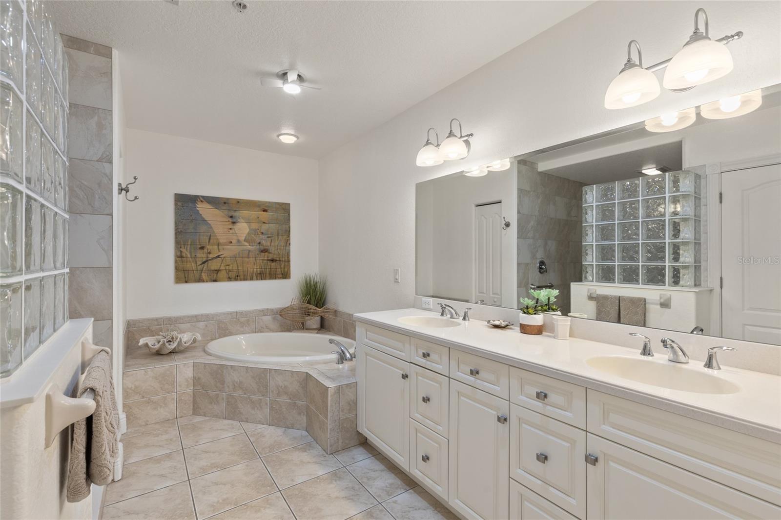 157 TAMPA AVE E #208, VENICE, FL, 34285