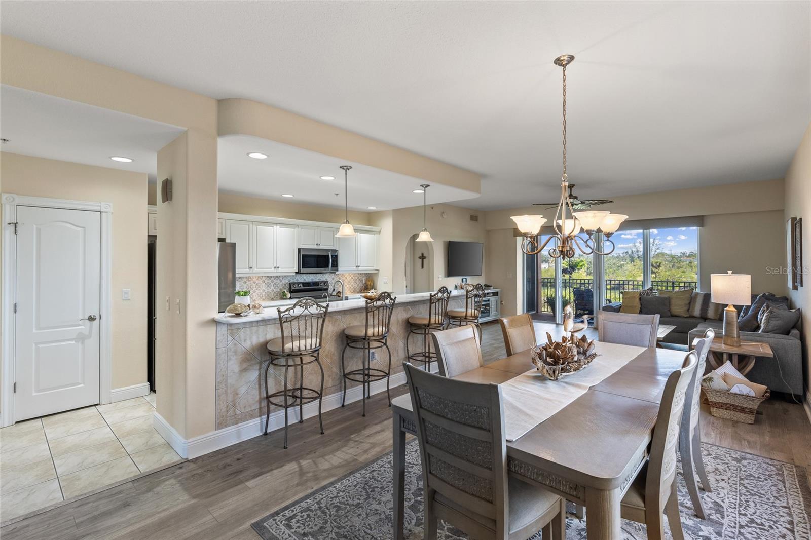 157 TAMPA AVE E #208, VENICE, FL, 34285