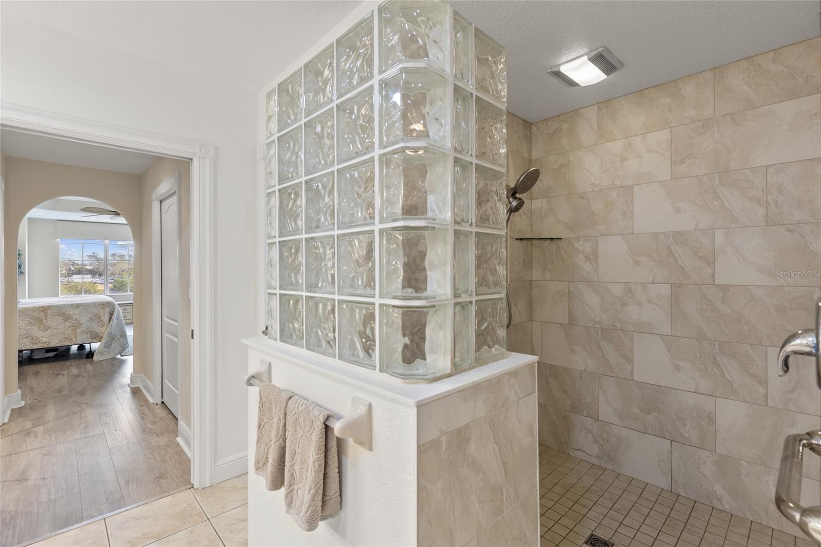 157 TAMPA AVE E #208, VENICE, FL, 34285