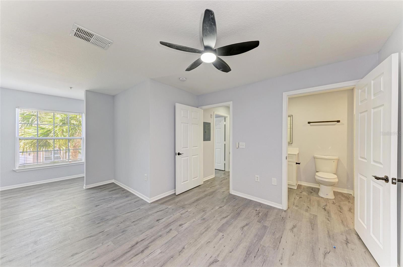 5541 ROSEHILL RD #201, SARASOTA, FL, 34233