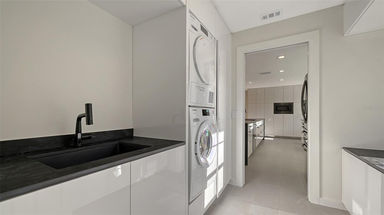 2133 ORIOLE DR, SARASOTA, FL, 34239