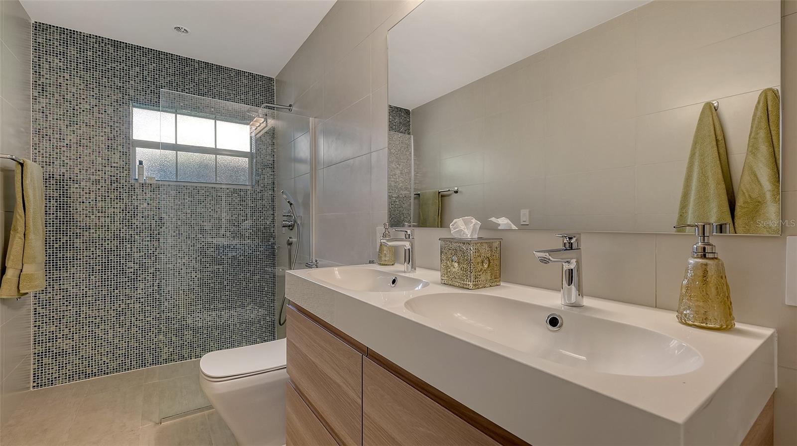 2133 ORIOLE DR, SARASOTA, FL, 34239