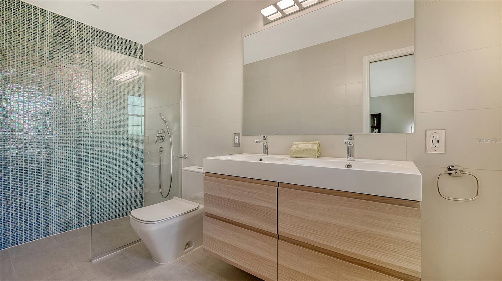 2133 ORIOLE DR, SARASOTA, FL, 34239