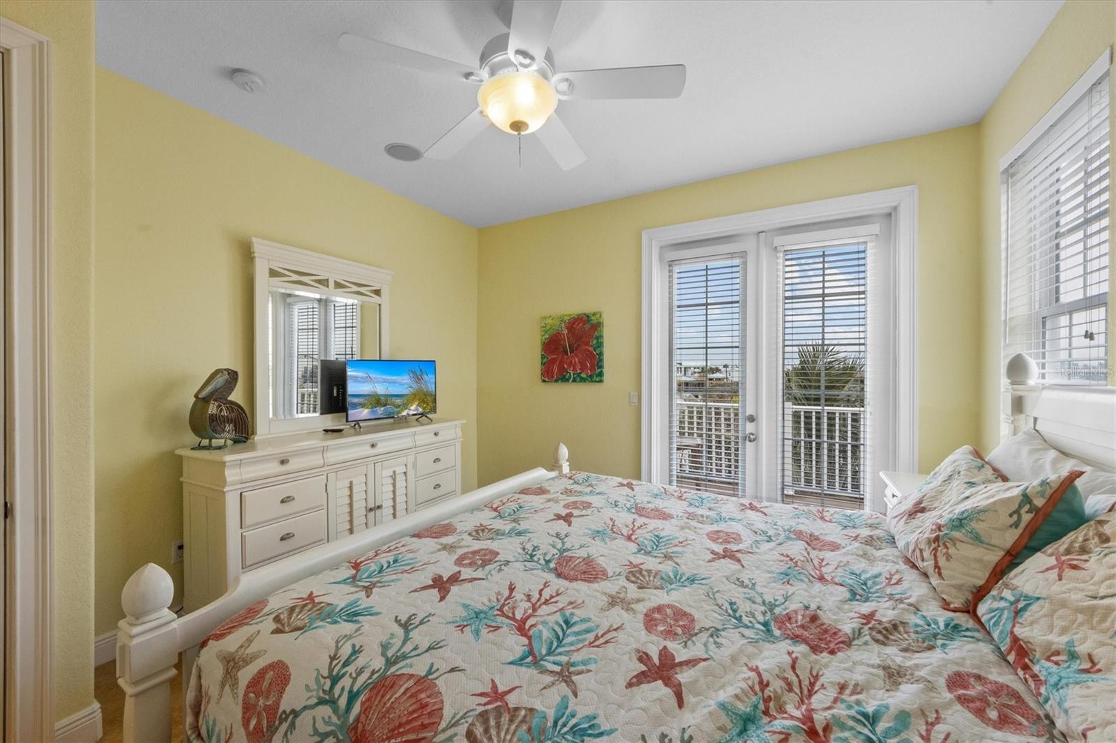 203 69TH ST #A, HOLMES BEACH, FL, 34217