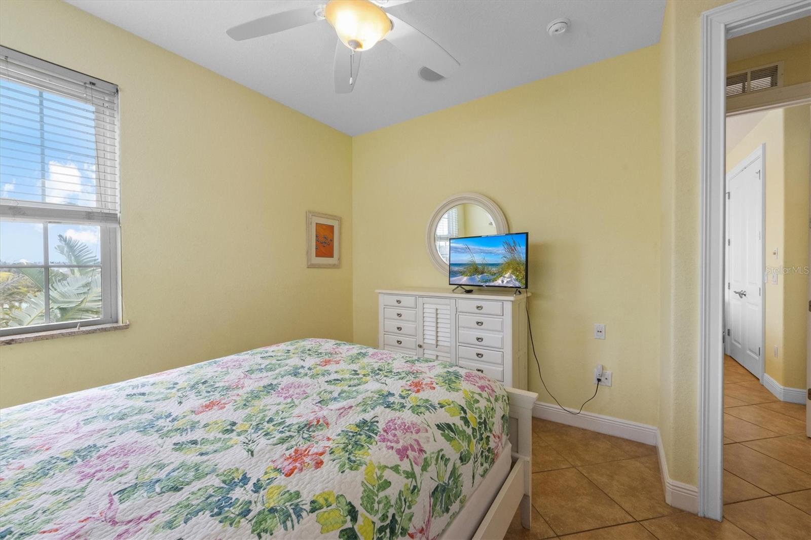 203 69TH ST #A, HOLMES BEACH, FL, 34217