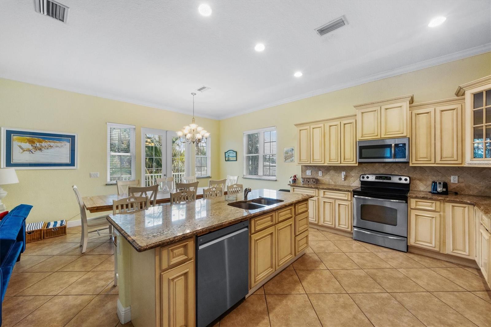 203 69TH ST #A, HOLMES BEACH, FL, 34217