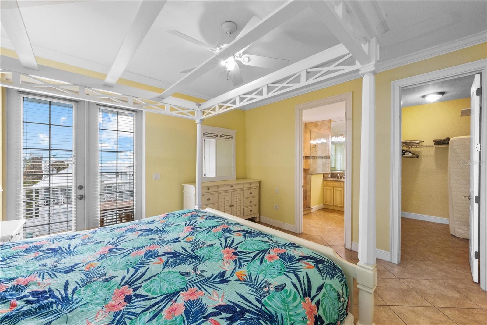 203 69TH ST #A, HOLMES BEACH, FL, 34217