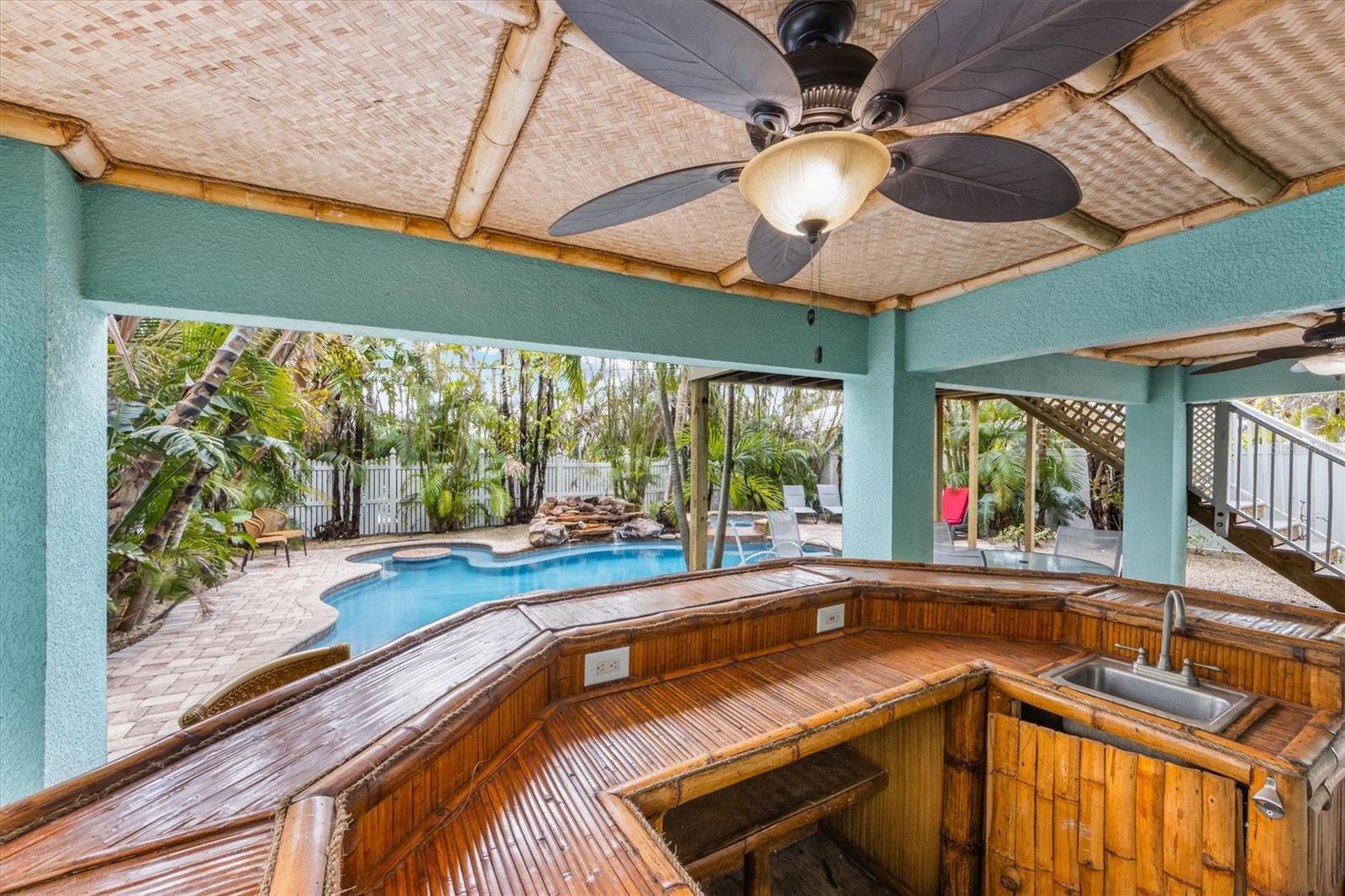 203 69TH ST #A, HOLMES BEACH, FL, 34217