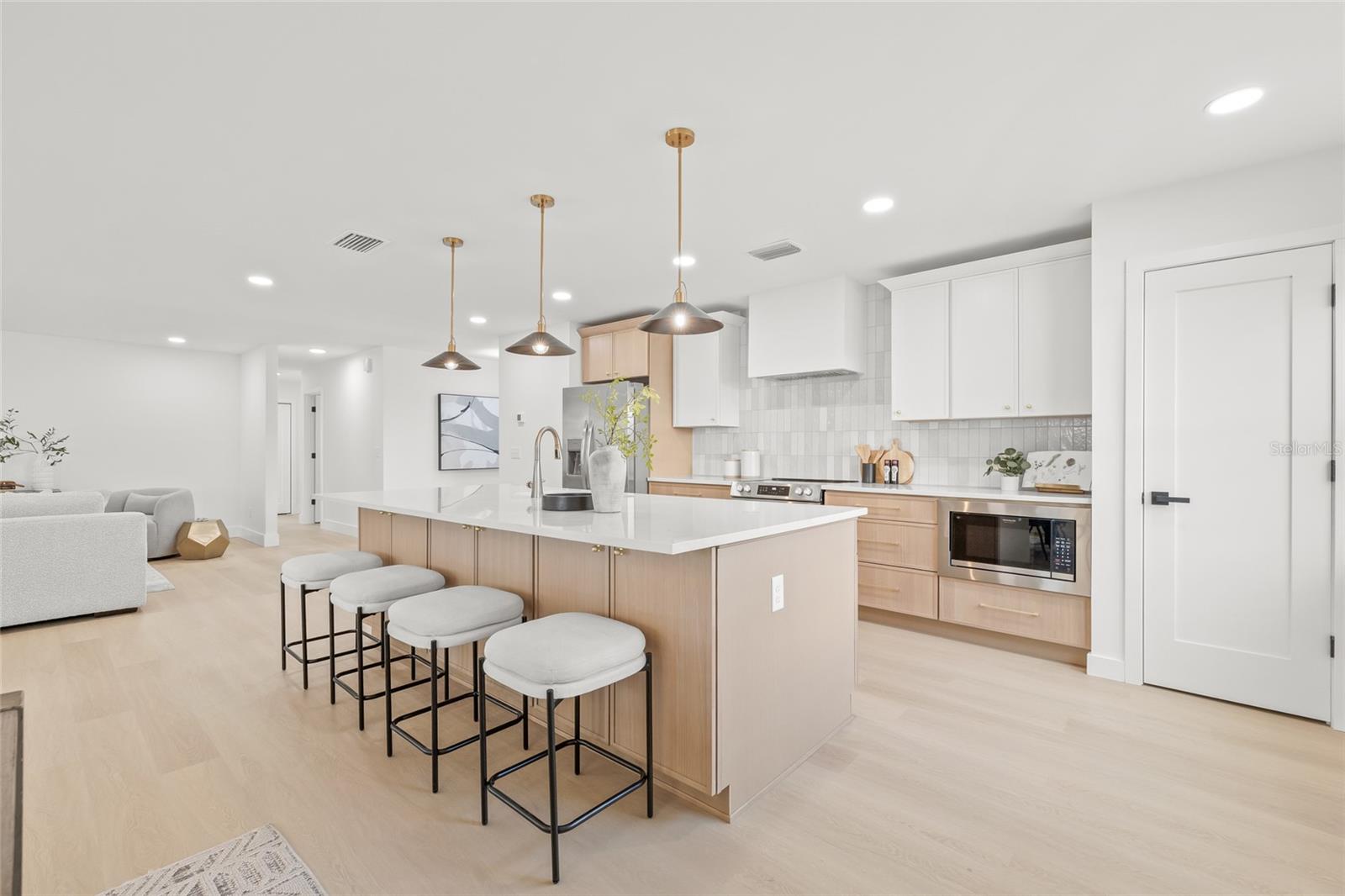 15806 SPRING CREST CIR, TAMPA, FL, 33624