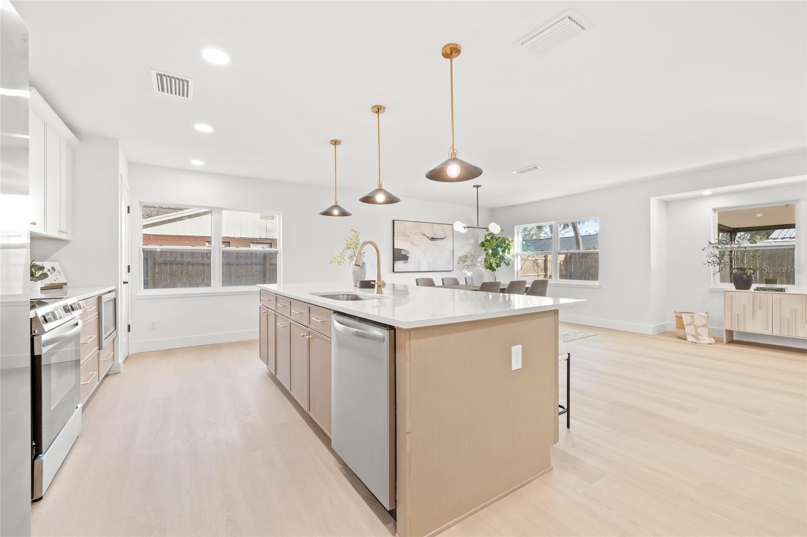 15806 SPRING CREST CIR, TAMPA, FL, 33624