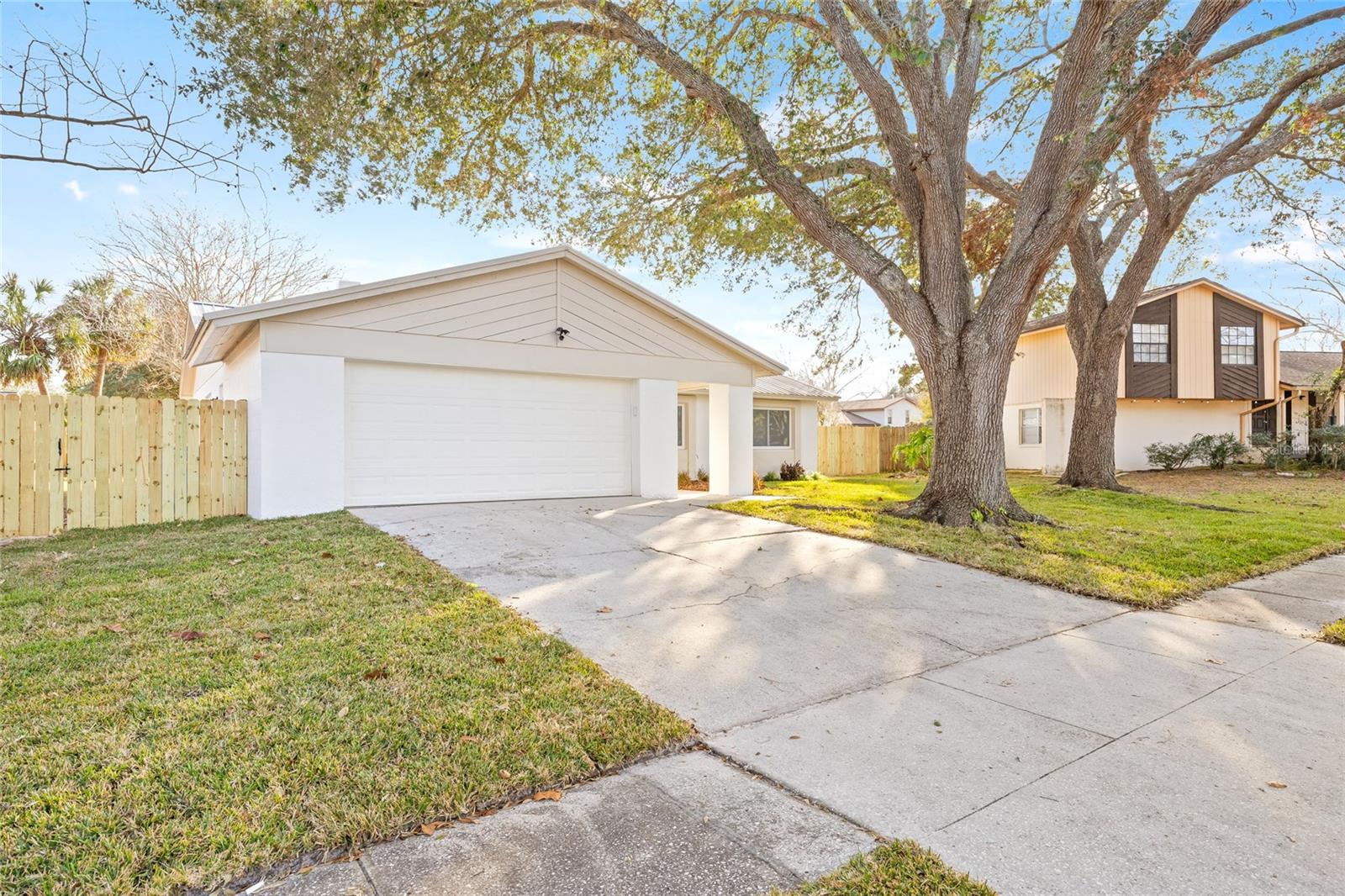 15806 SPRING CREST CIR, TAMPA, FL, 33624