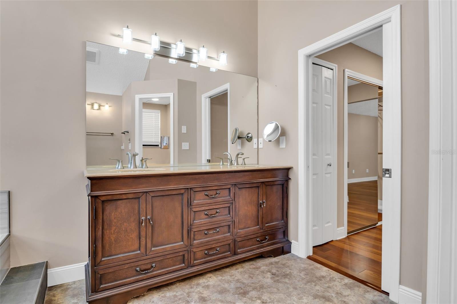 217 PLEASANT VALLEY DR, DAYTONA BEACH, FL, 32114