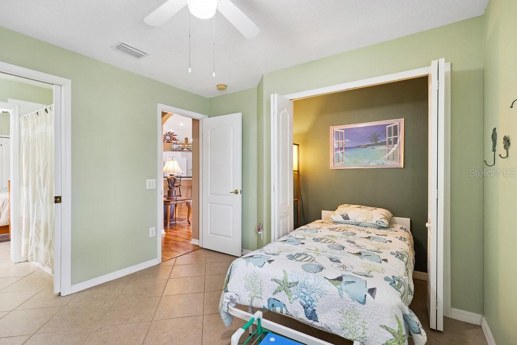 12601 LAKE VISTA DR, GIBSONTON, FL, 33534