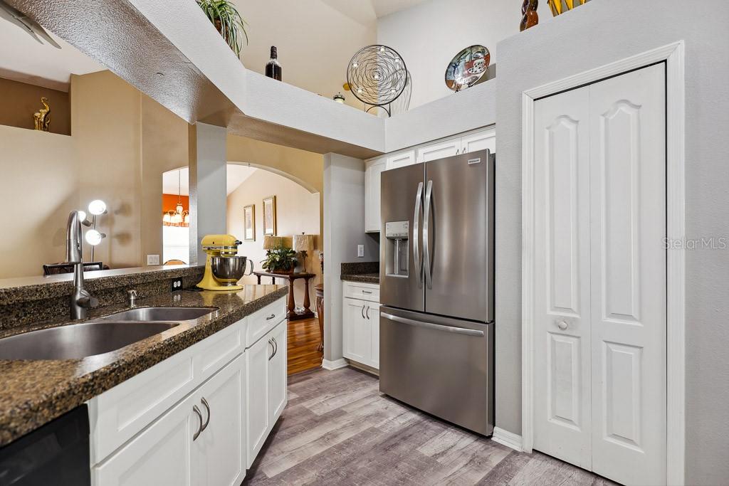 12601 LAKE VISTA DR, GIBSONTON, FL, 33534