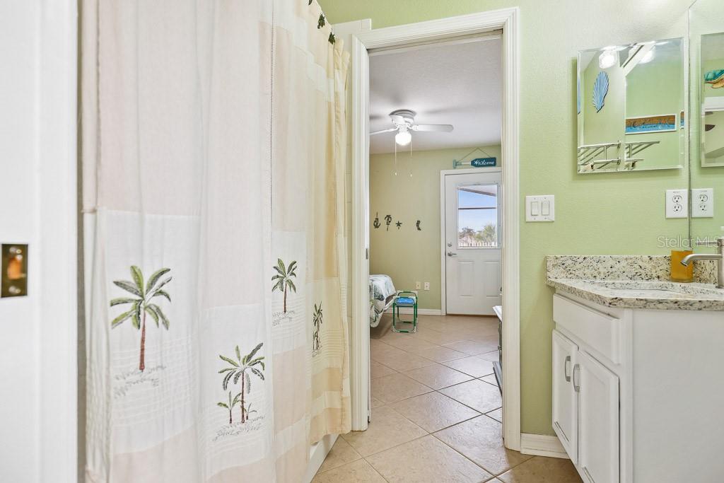 12601 LAKE VISTA DR, GIBSONTON, FL, 33534