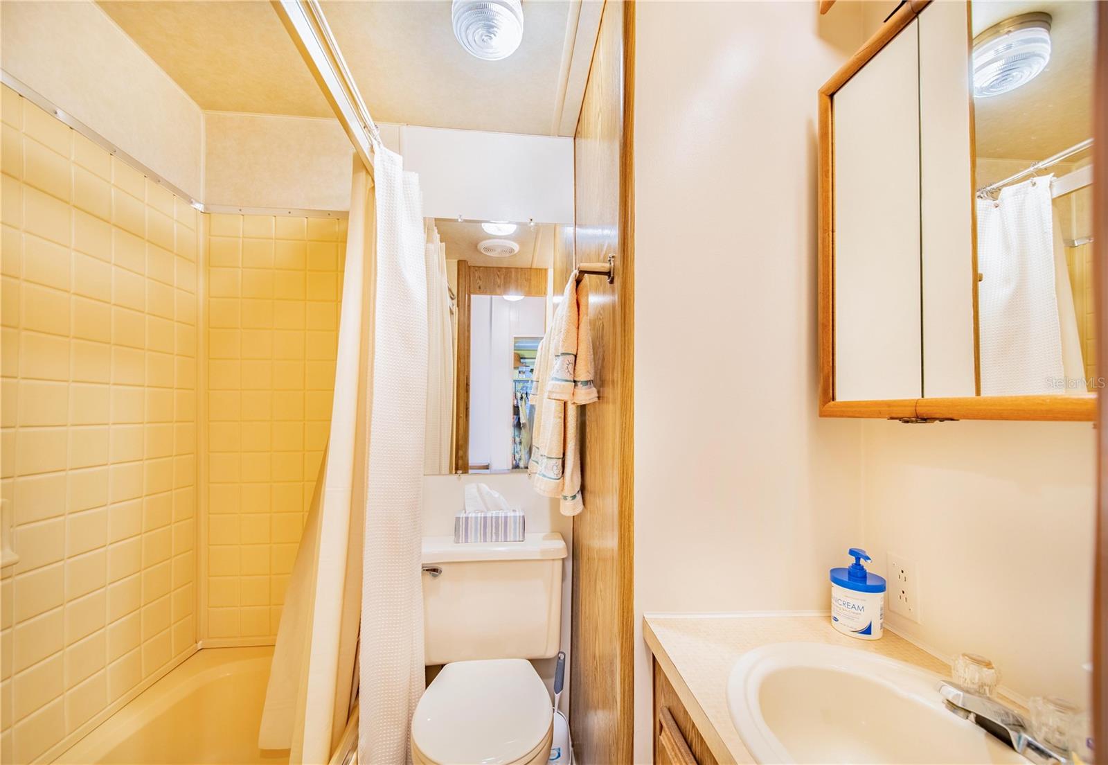 P4933532 Property Photo