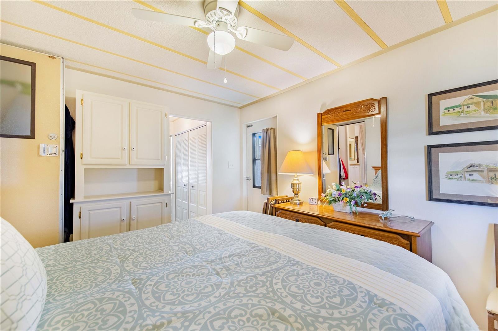 P4933532 Property Photo