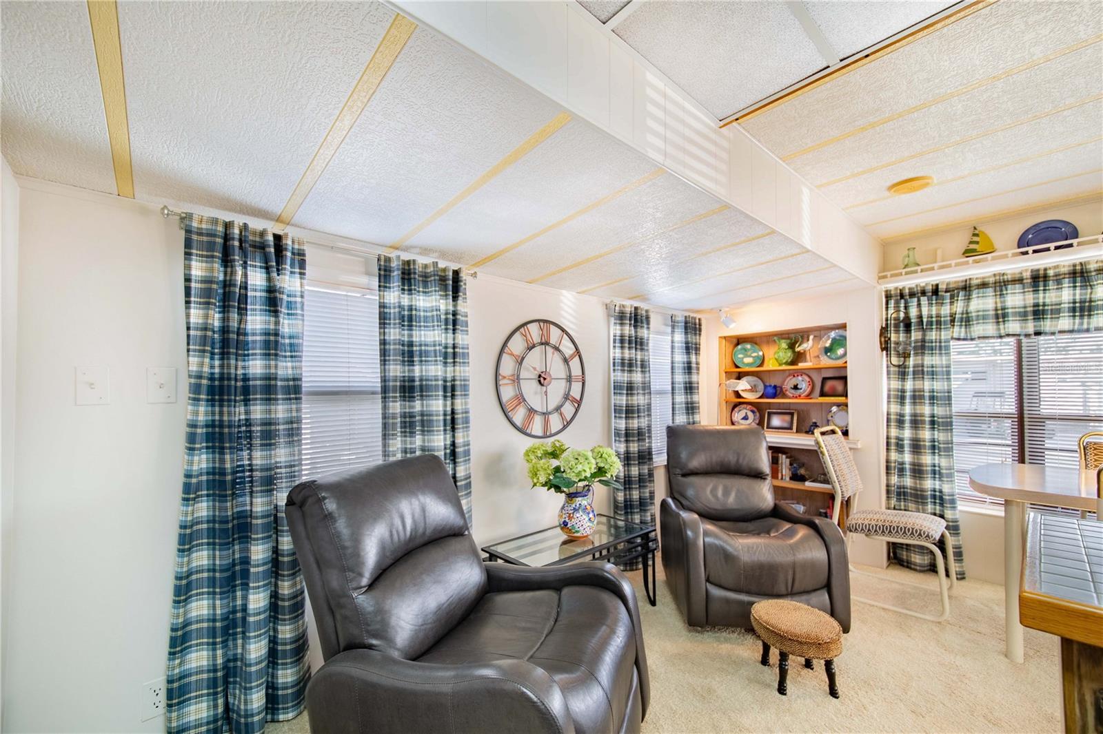 P4933532 Property Photo