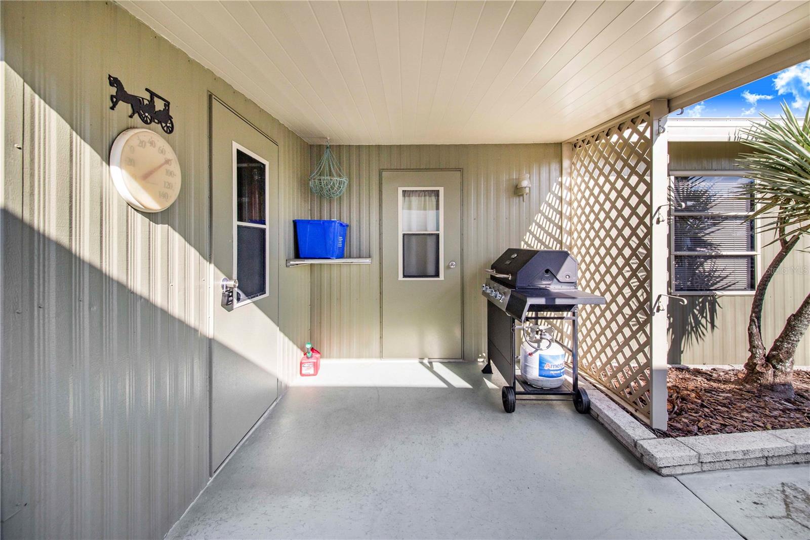 P4933532 Property Photo