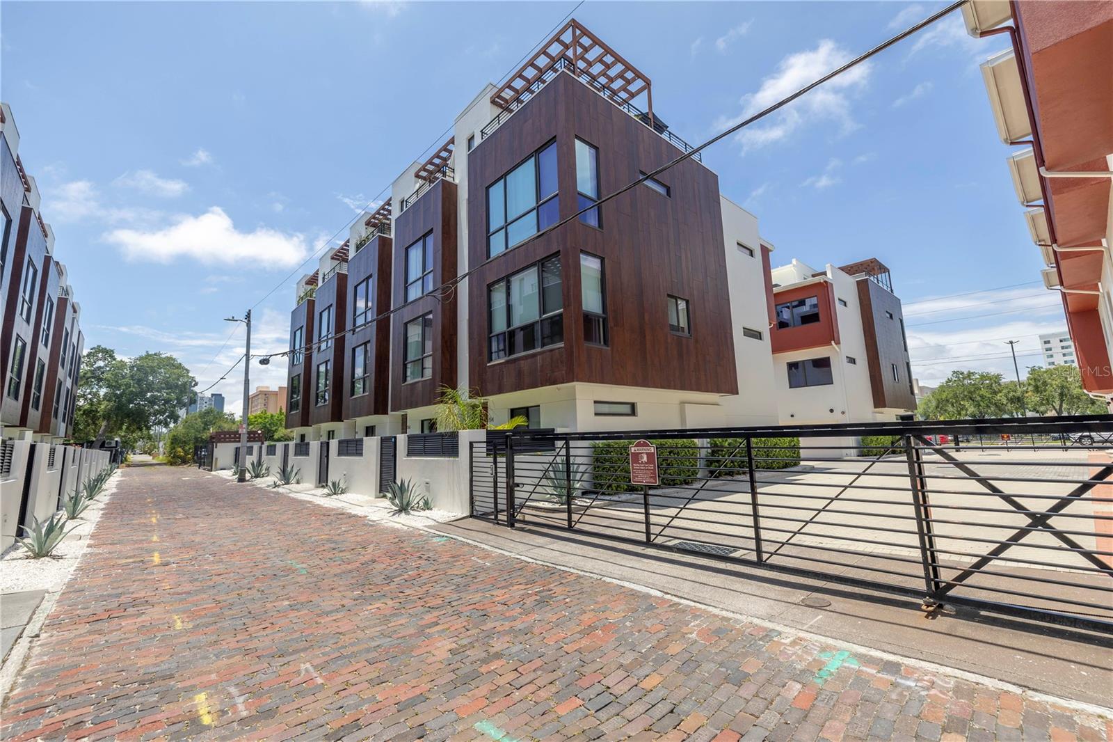 154 8TH ST N, ST PETERSBURG, FL, 33701