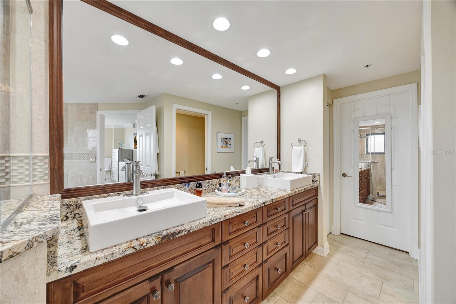 670 ISLAND WAY #802, CLEARWATER BEACH, FL, 33767