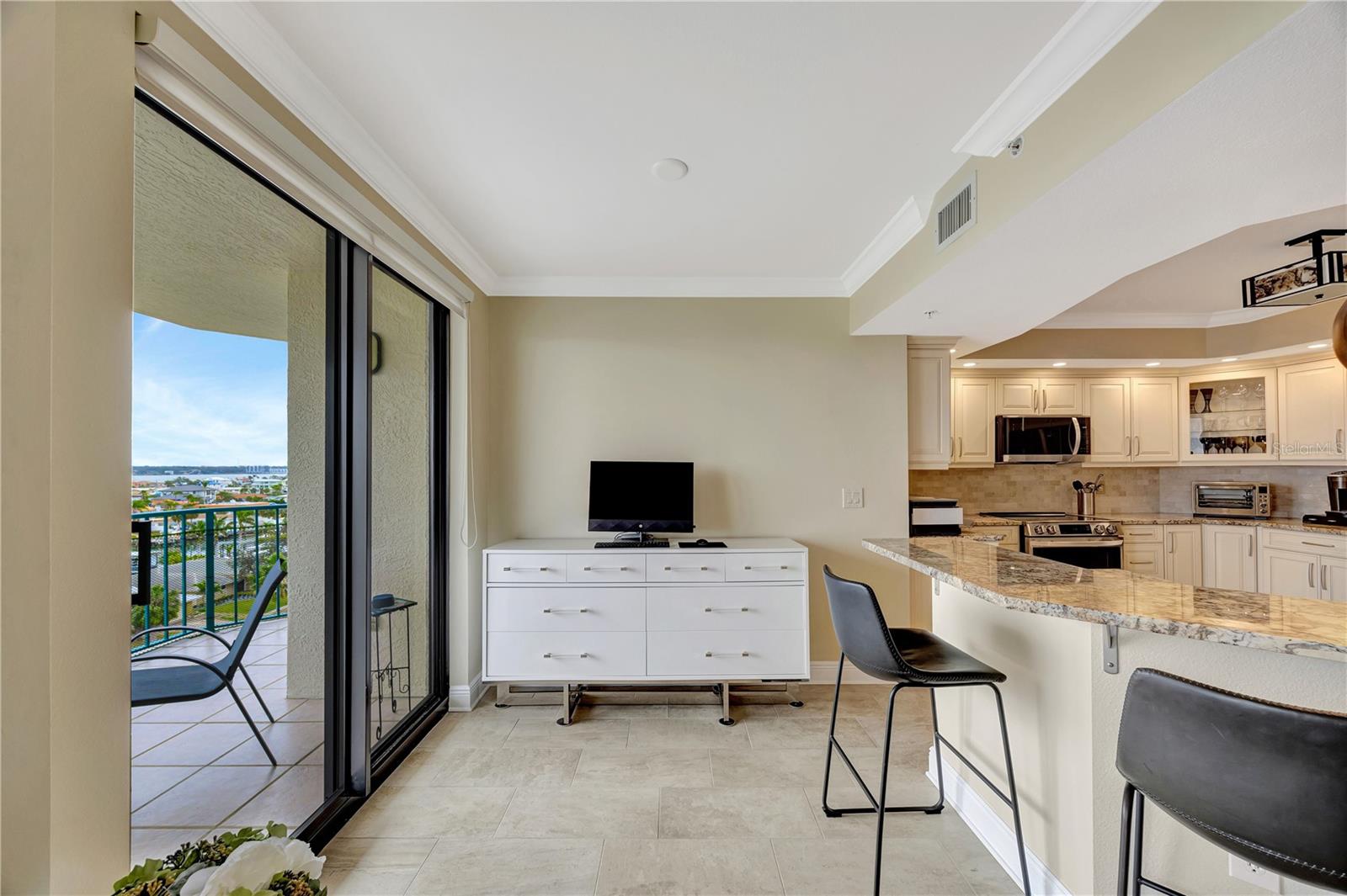 670 ISLAND WAY #802, CLEARWATER BEACH, FL, 33767