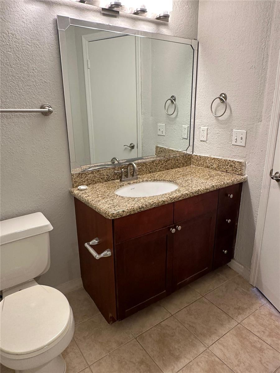 5124 CONROY RD #27, ORLANDO, FL, 32811