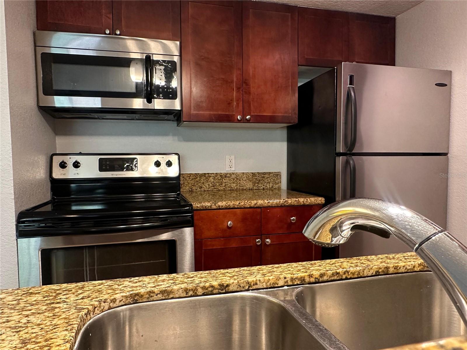 5124 CONROY RD #27, ORLANDO, FL, 32811