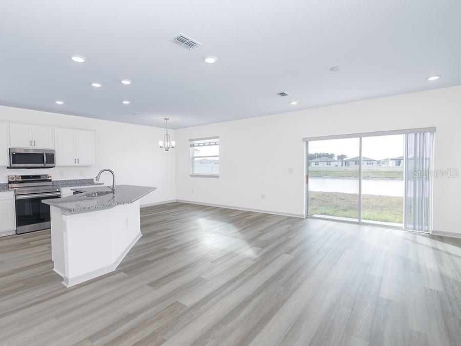 6068 BALLAST DR, WIMAUMA, FL, 33598