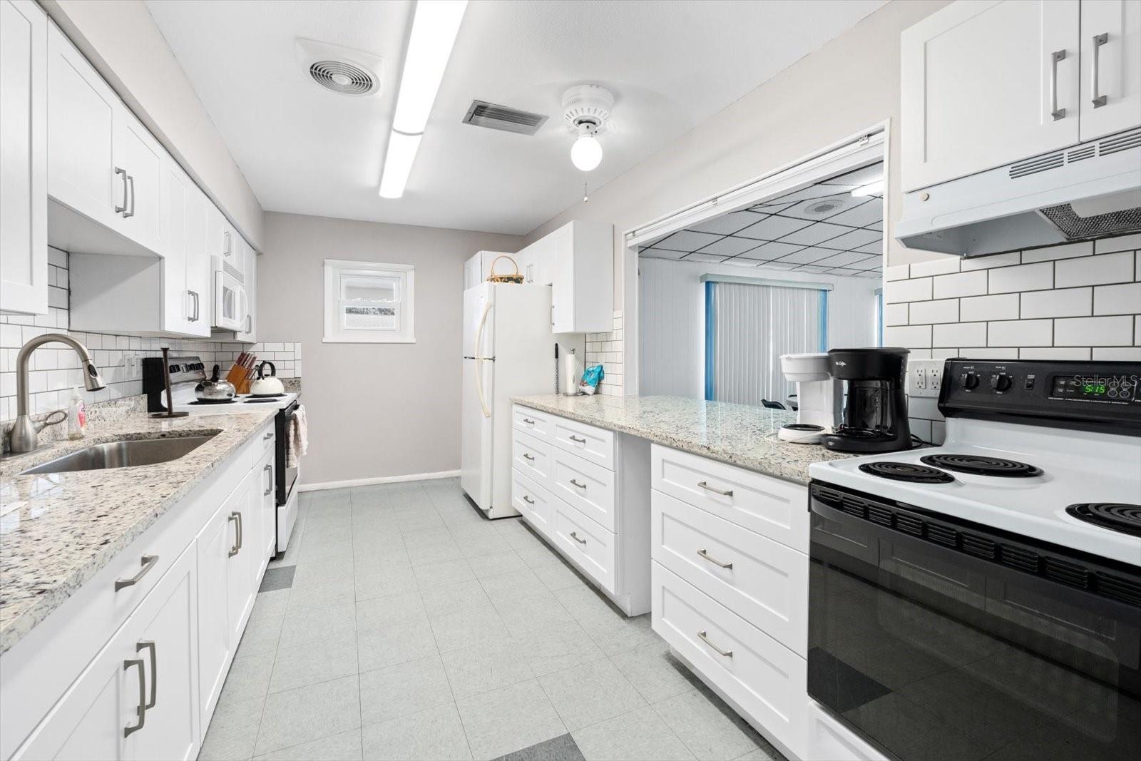 6091 CORAL WAY, BRADENTON, FL, 34207