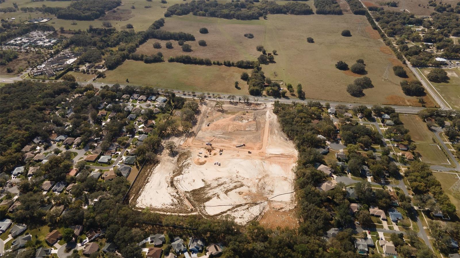 1135 HWY 466, LADY LAKE, FL, 32159