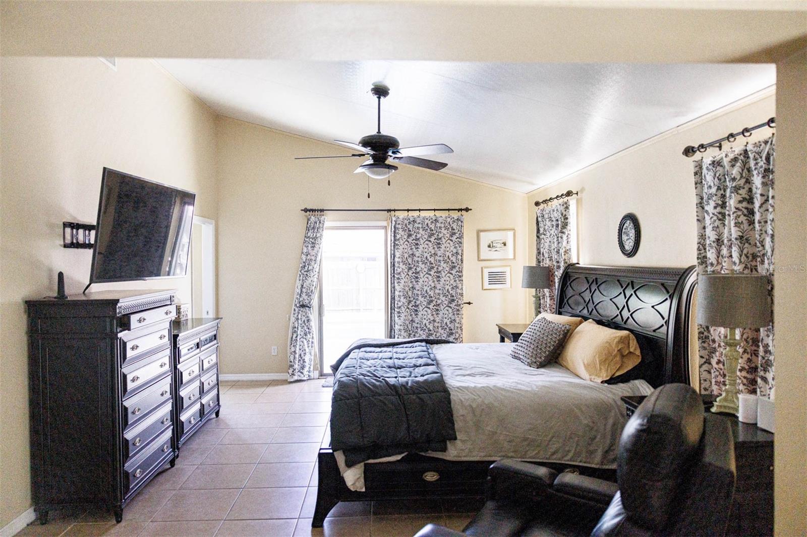 203 DOVERWOOD RD, FERN PARK, FL, 32730