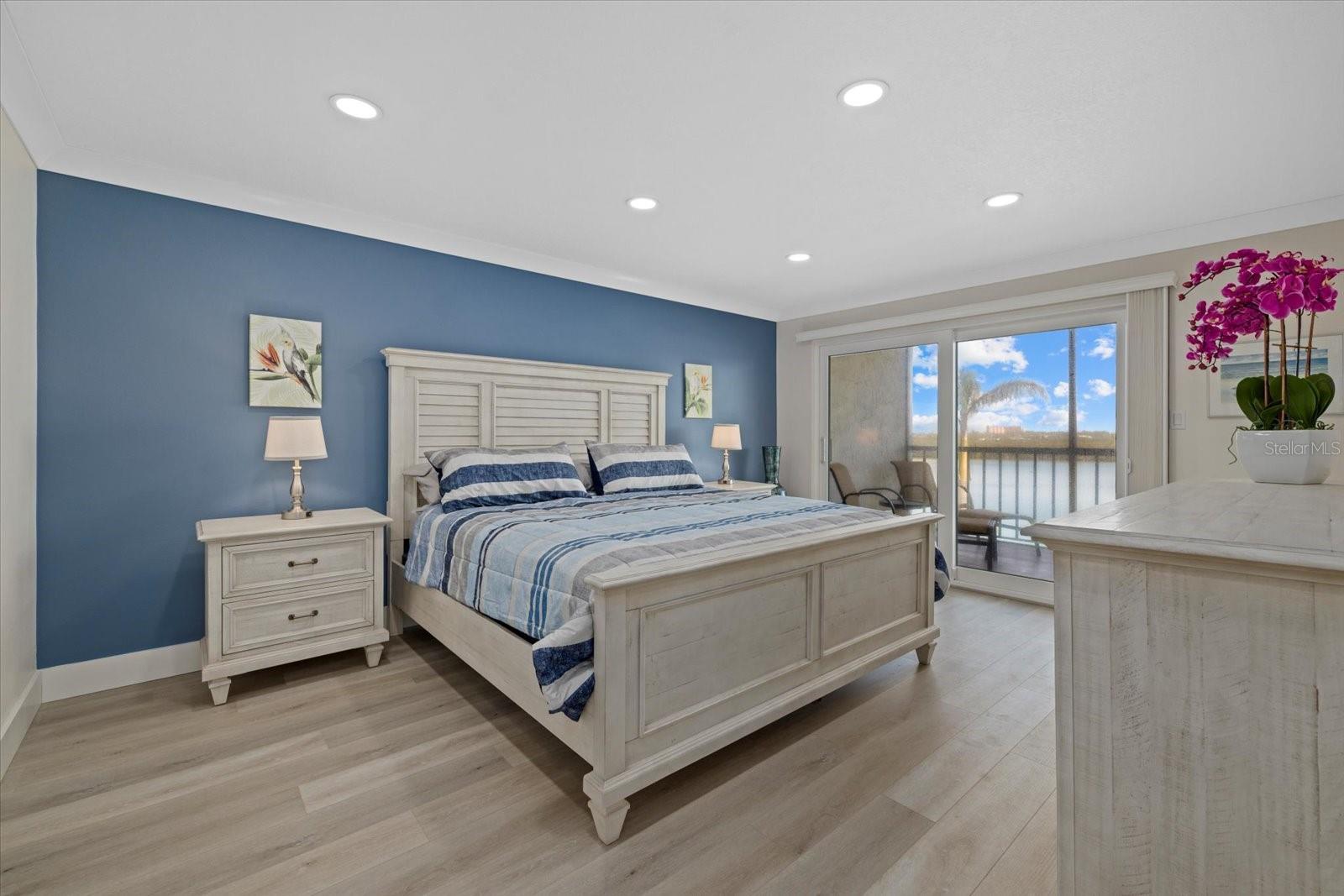 9393 MIDNIGHT PASS RD #302, SARASOTA, FL, 34242