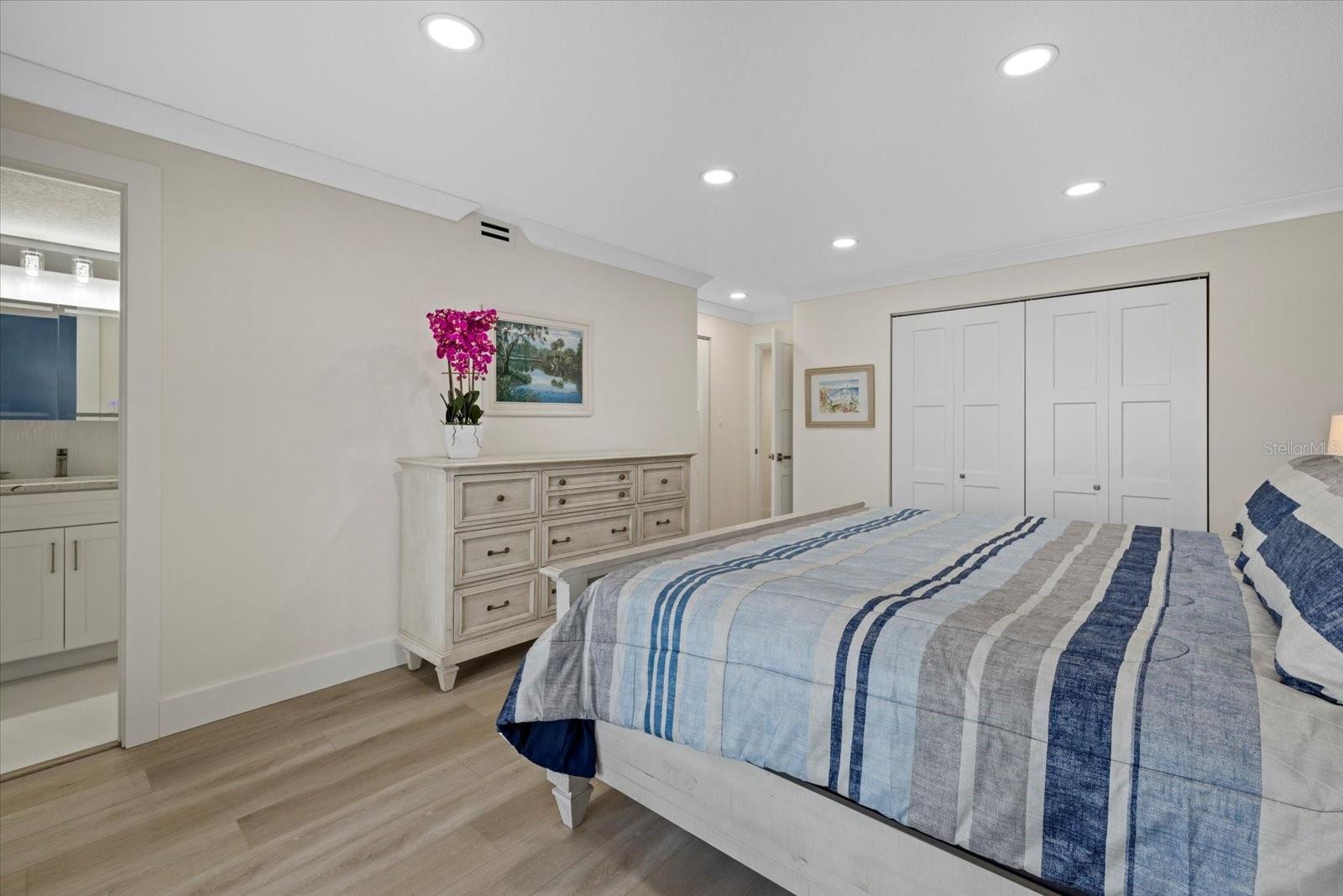 9393 MIDNIGHT PASS RD #302, SARASOTA, FL, 34242