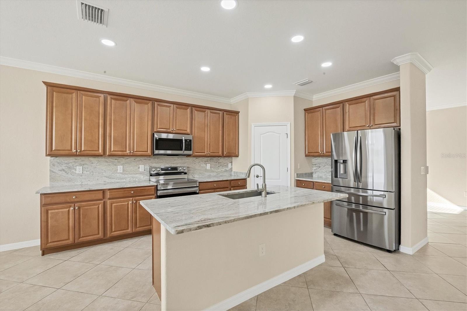 6868 WILD LAKE TER, BRADENTON, FL, 34212