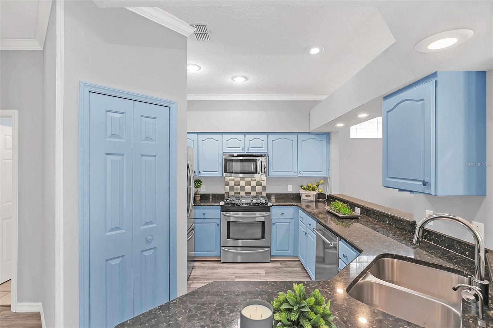 303 FOXHILL CT, DEBARY, FL, 32713