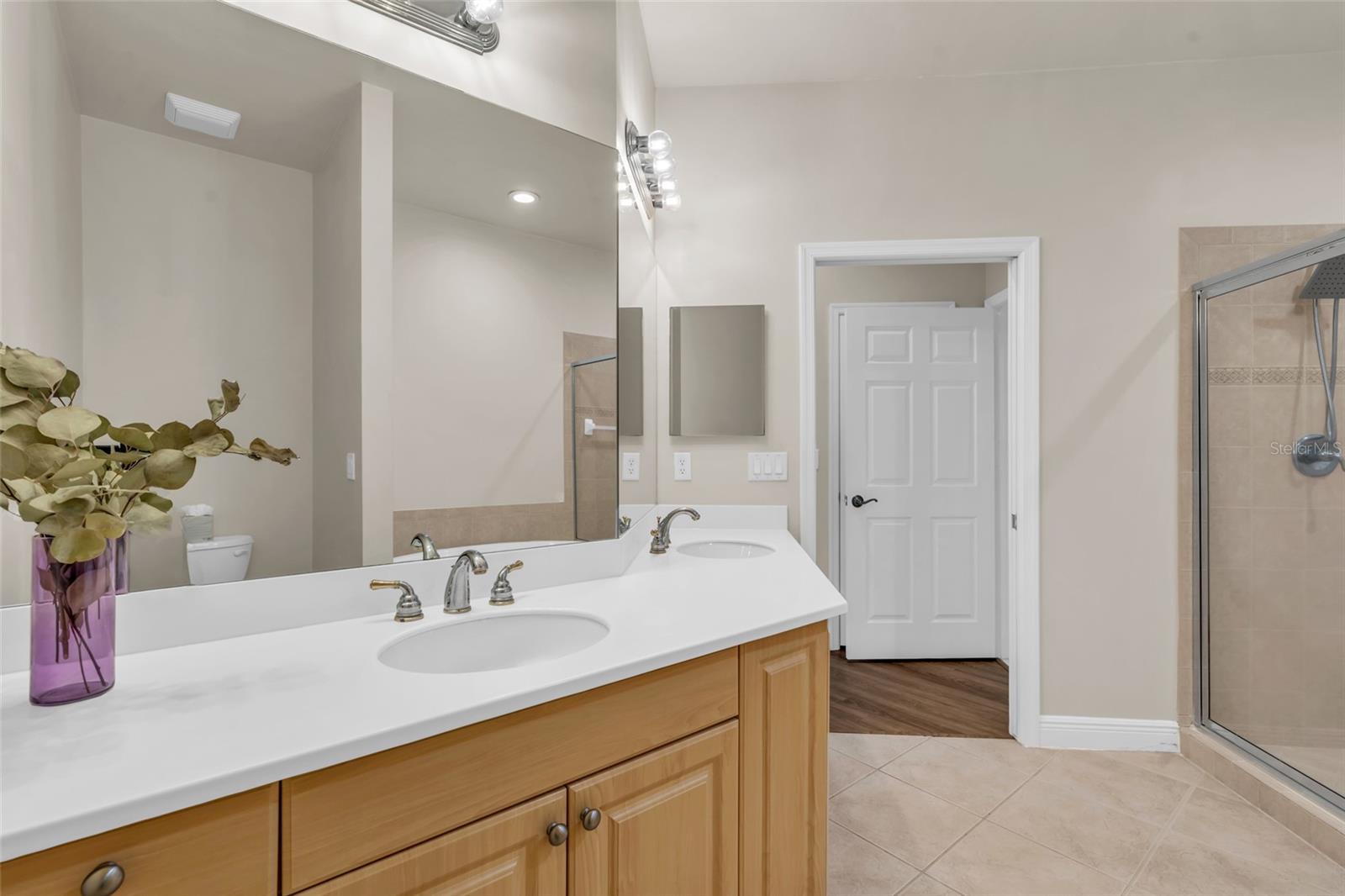 5560 BERKSHIRE DR #202, FORT MYERS, FL, 33912