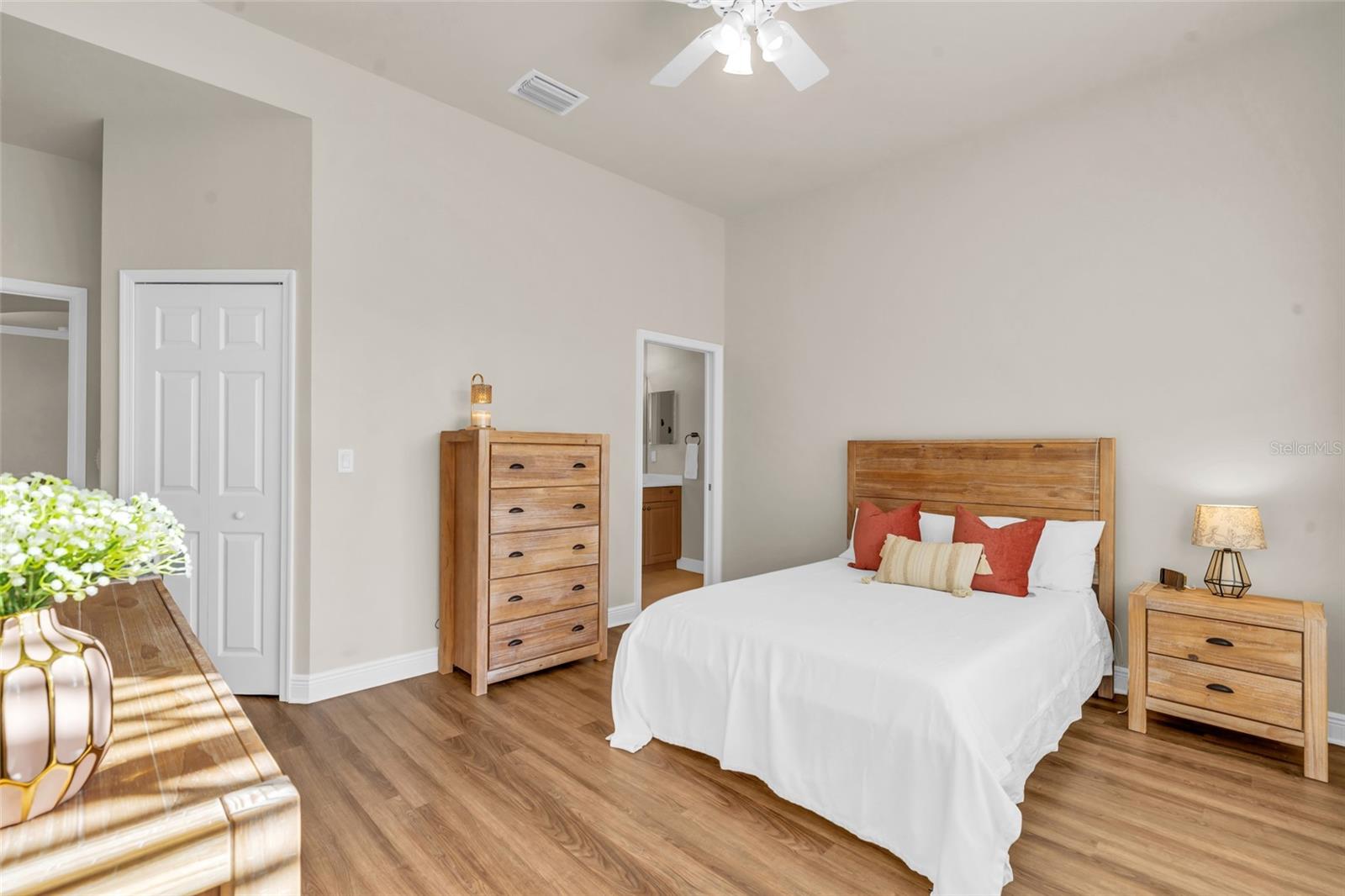 5560 BERKSHIRE DR #202, FORT MYERS, FL, 33912