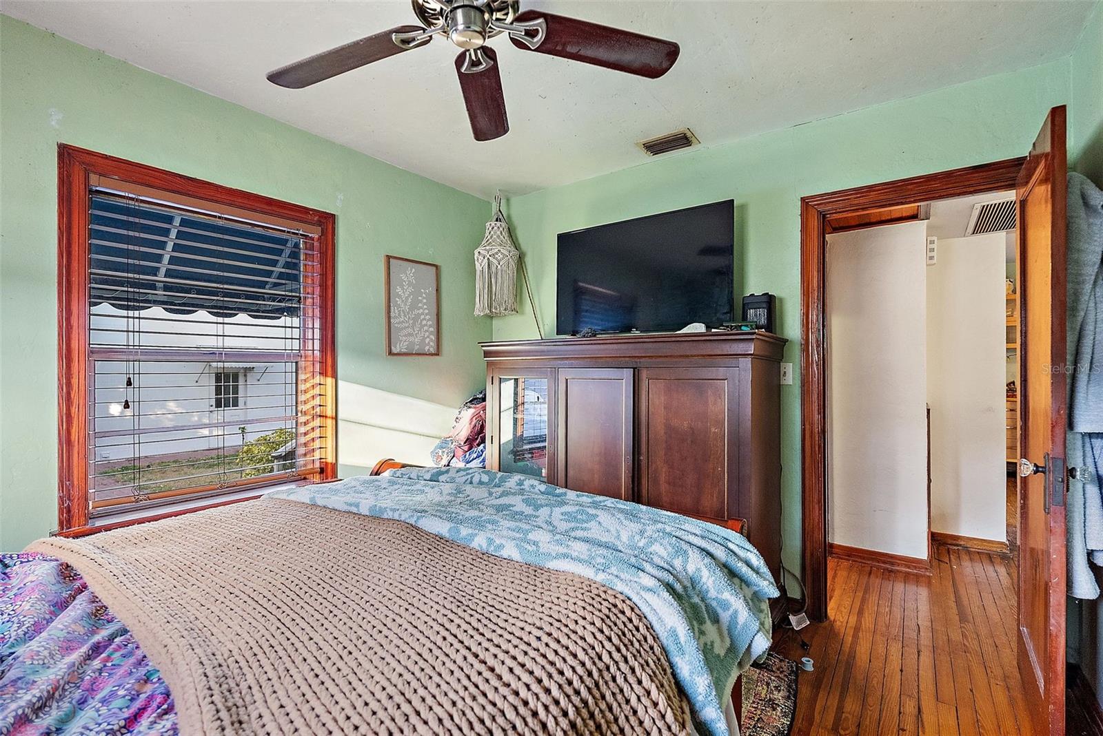 1429 35TH AVE N, ST PETERSBURG, FL, 33704