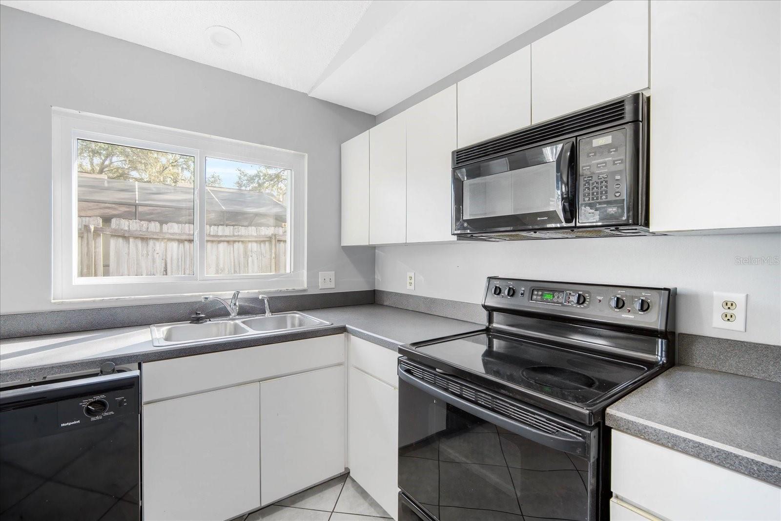 2020 HELM LN, VALRICO, FL, 33594