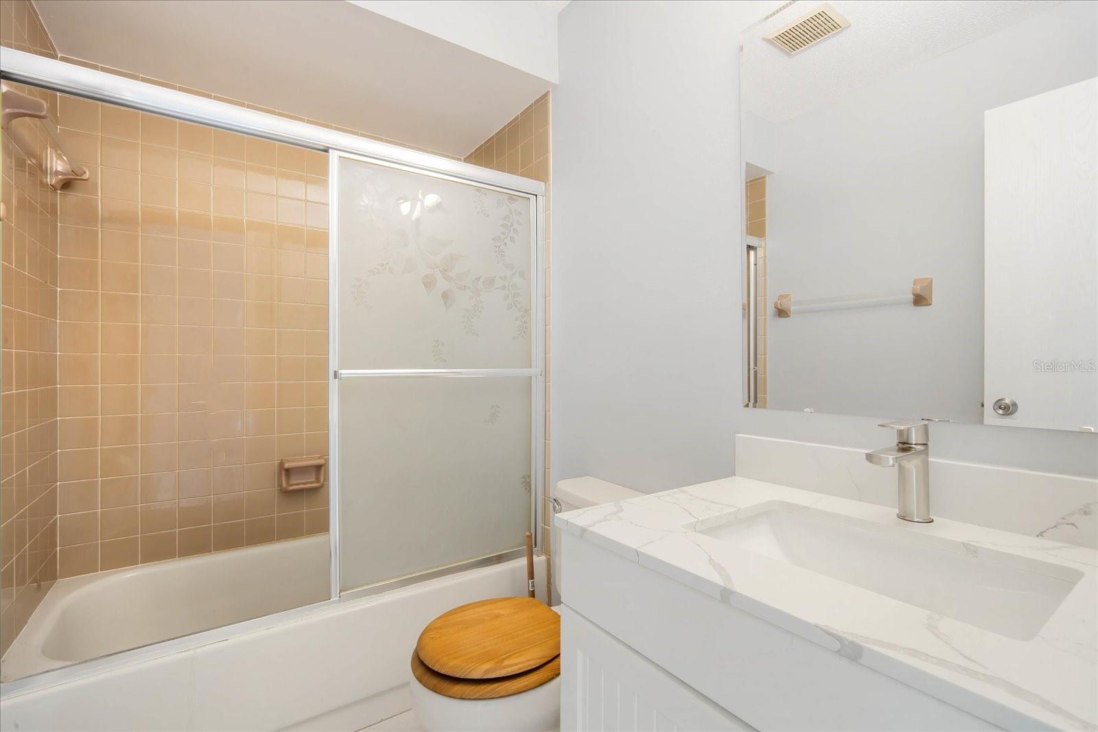 2020 HELM LN, VALRICO, FL, 33594