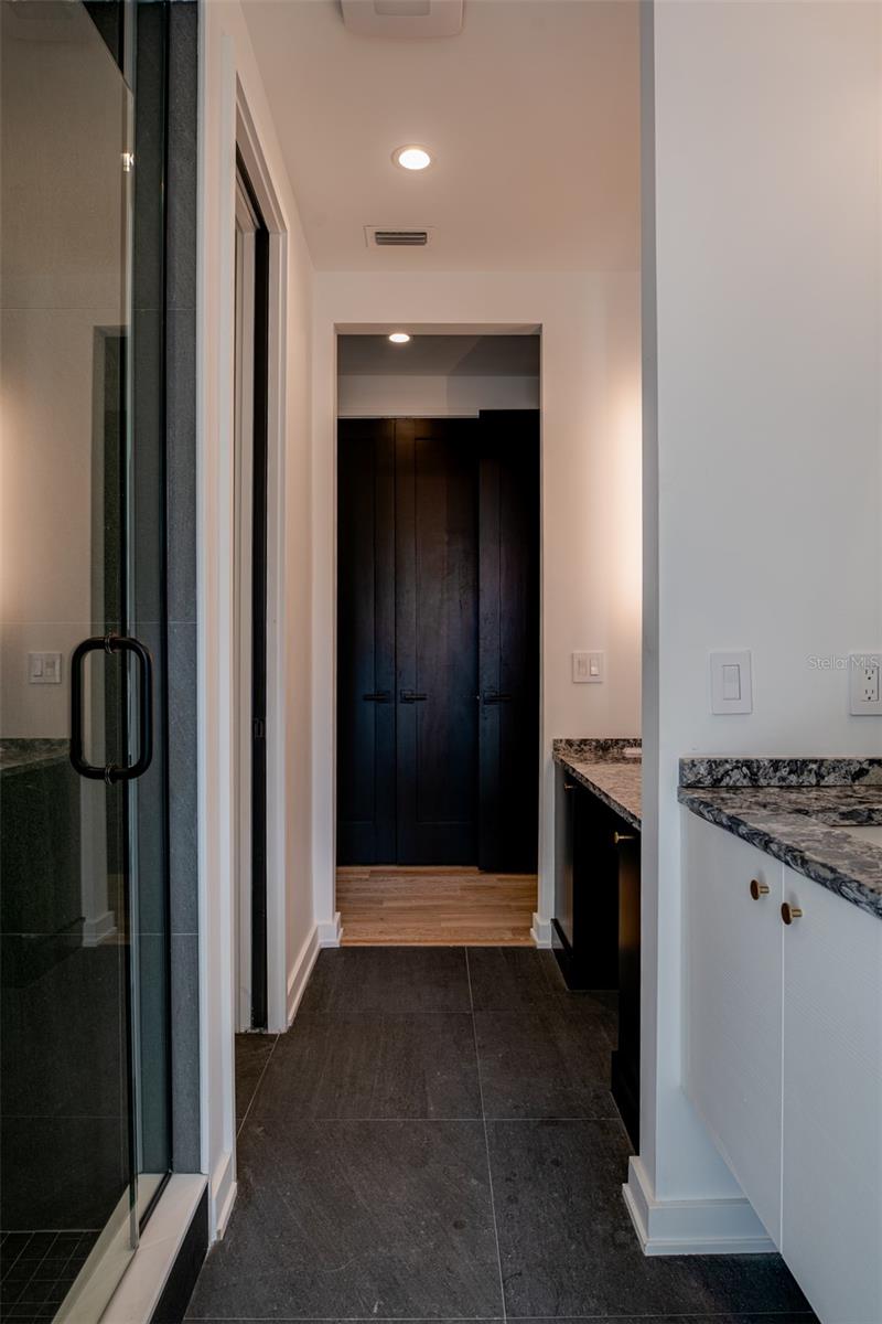 98 W DAVIS BLVD, TAMPA, FL, 33606