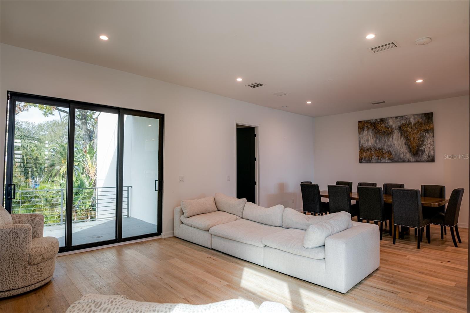 98 W DAVIS BLVD, TAMPA, FL, 33606